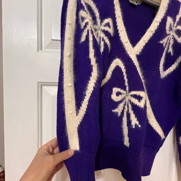 Vintage Cute Purple Sweater with White Bows - Picture 7 of 7